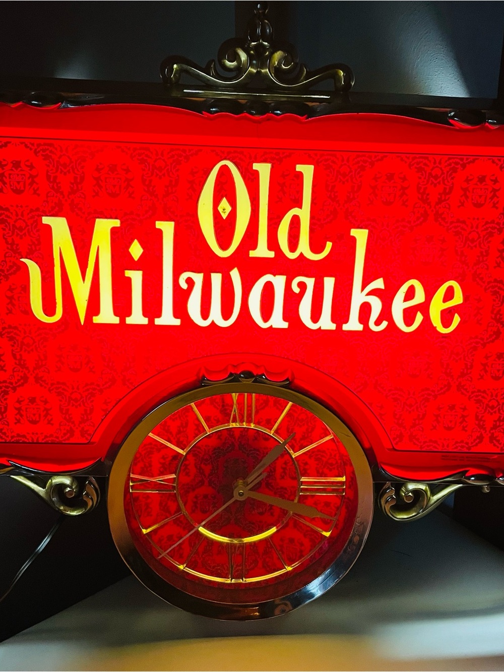 Vintage Old Milwaukee Beer Sign And Clock.  Working Clock.